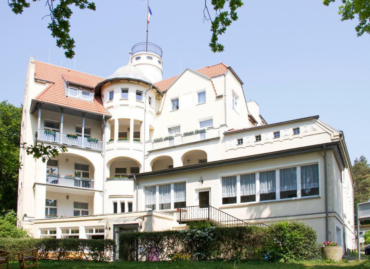 Waldschloss Parow Koserow Bagian luar foto